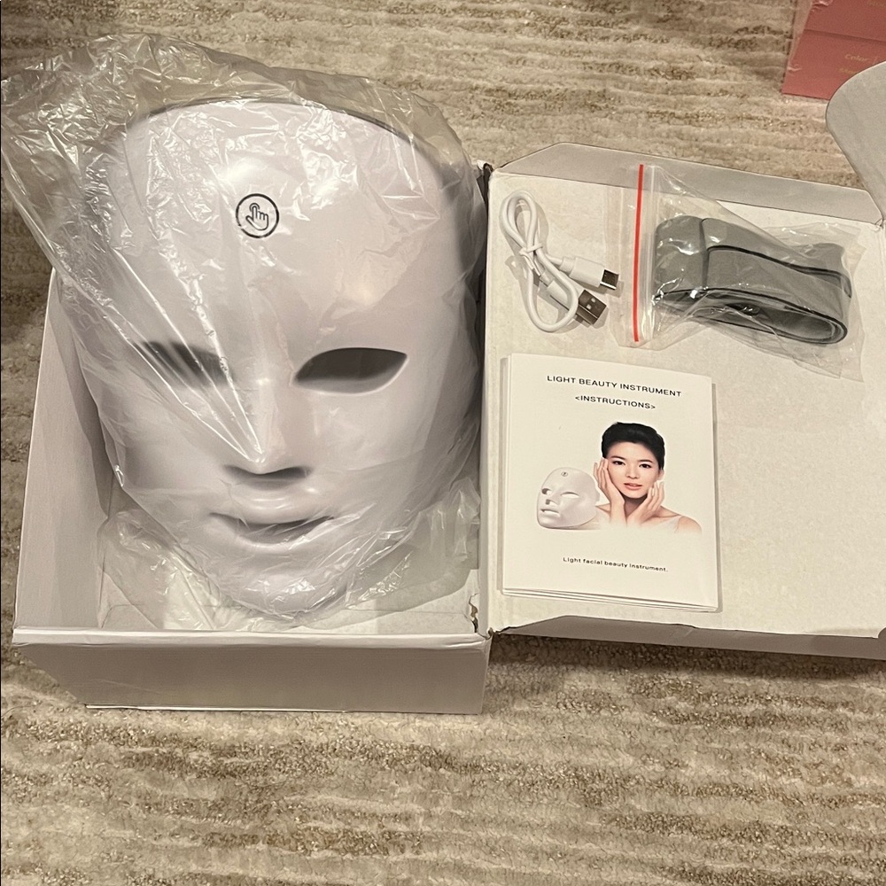 White LED Light Therapy Mask